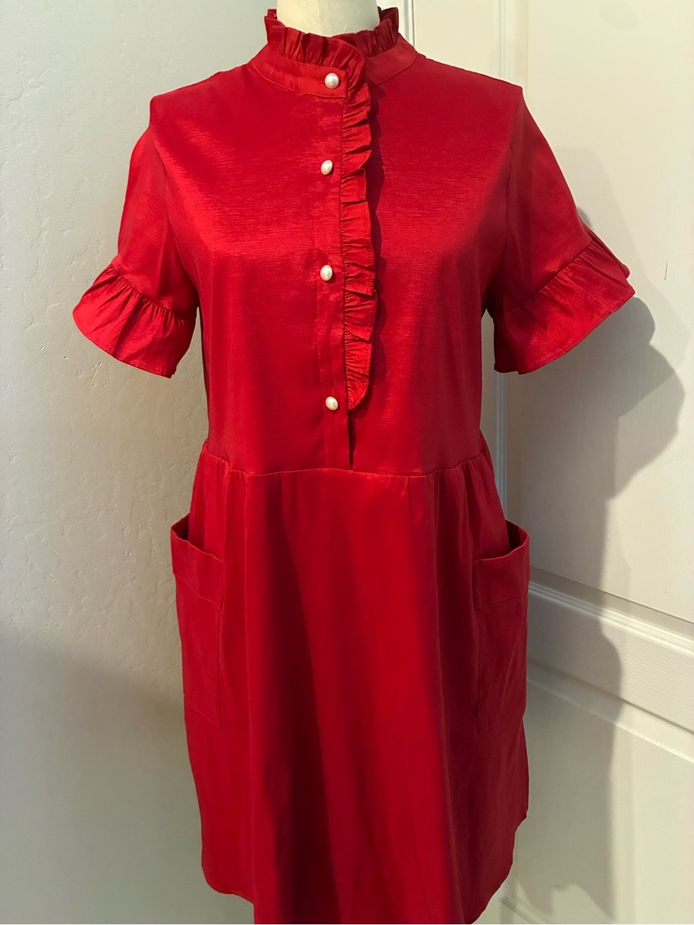 J.Marie Red solid Ruffle-Front mini Short Sleeve Dress with Pearl buttons M